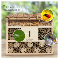 Wildbienen-Villa aus naturbelassenem Kiefernholz mit Rindendach